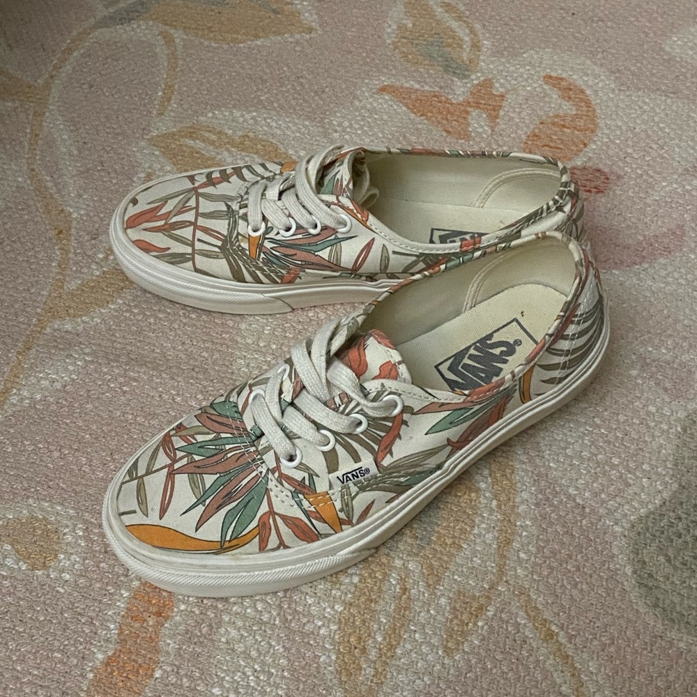 Vans - Picture 9 of 14